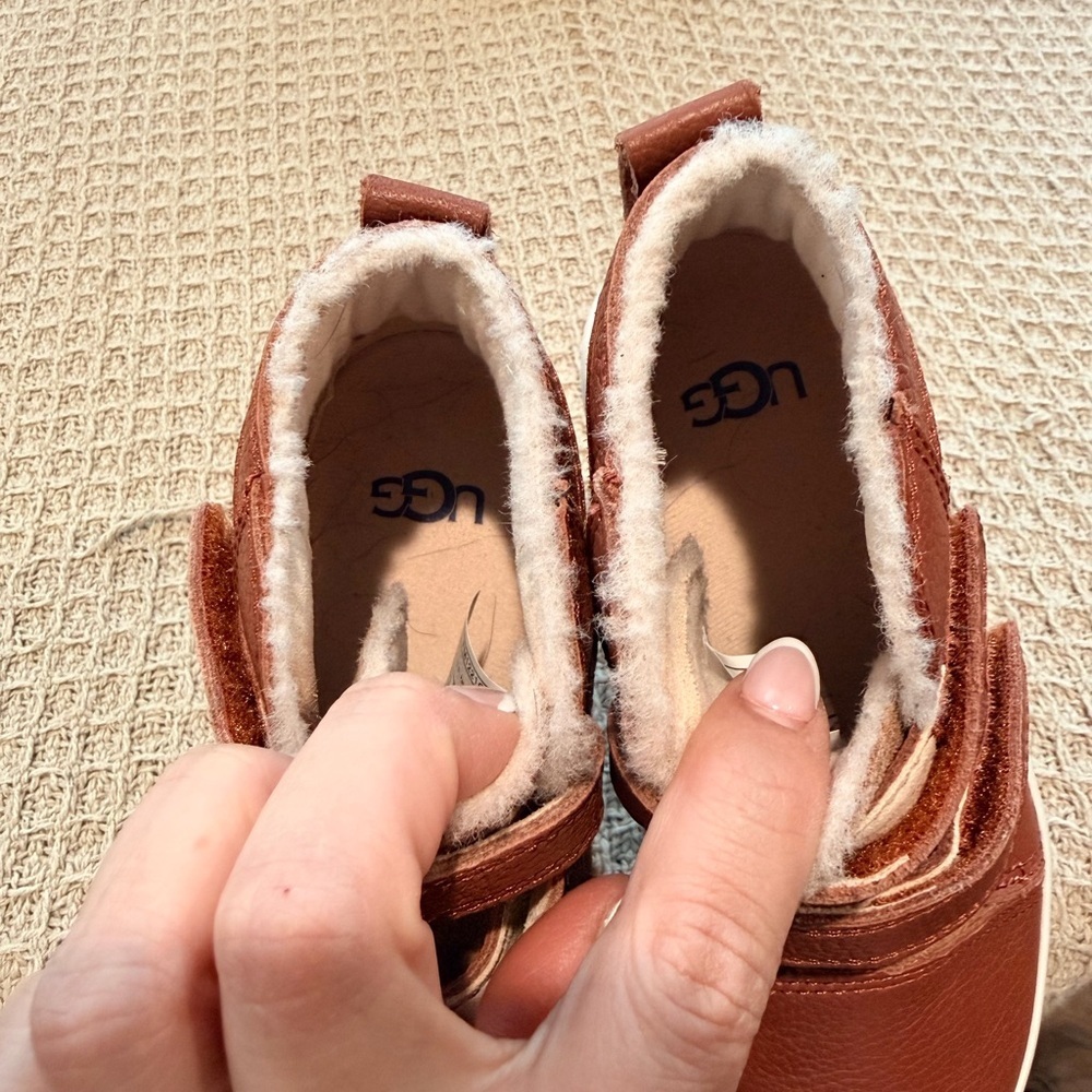 UGG Kids Chestnut Brown Leather & Suede Velcro Boots - Picture 3 of 5